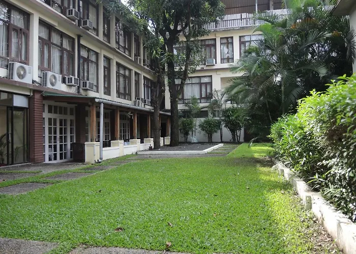 Marina'S MotelAirport Hotel